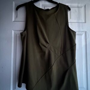 ♥️ Worthington Green Tank Top with Rounded Neckline